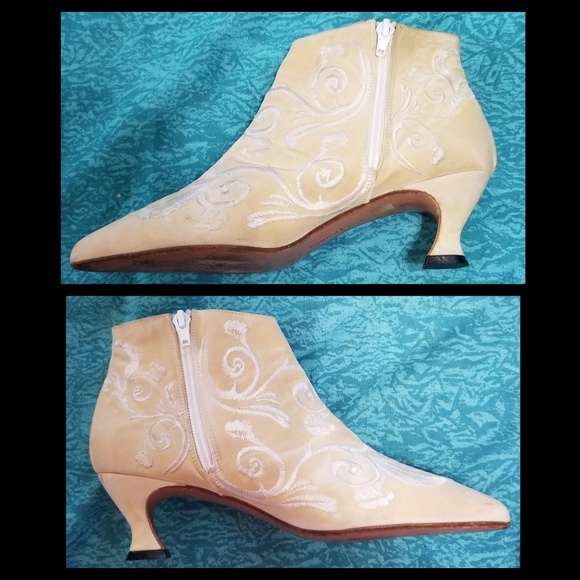Beautiful VTG Kenneth Cole Booties - Picture 5 of 8